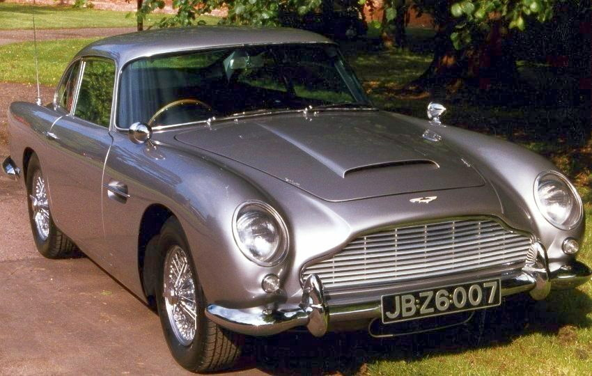 Aston Martin DB5s