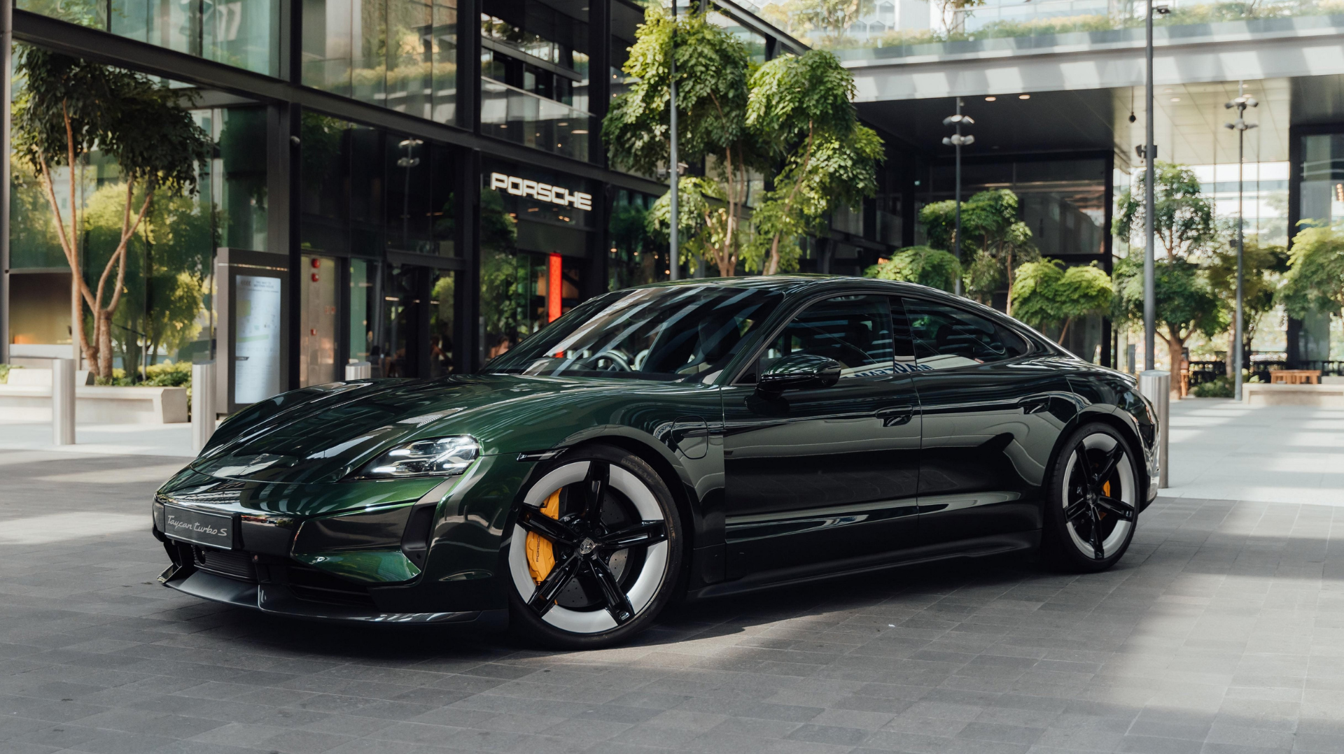 Porsche Taycan Turbo S, Porsche Singapore Classic Hole-in-one-car, 2025, Porsche AG