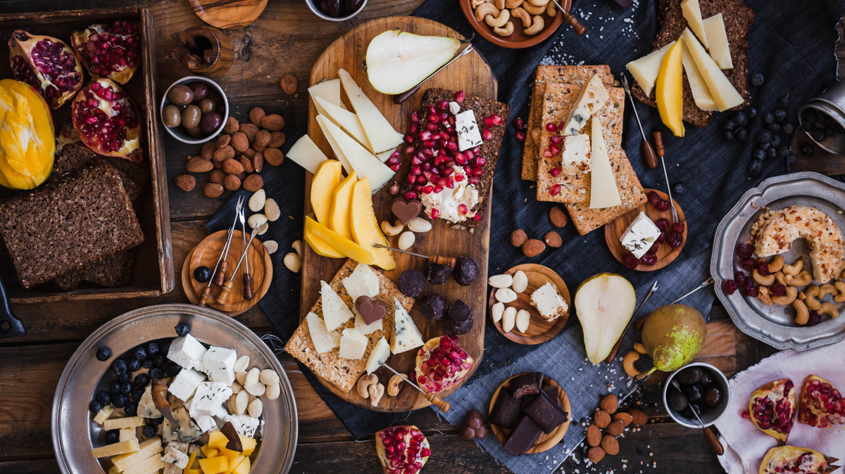 Top French Cheeses to Impress at Christmas Dinner