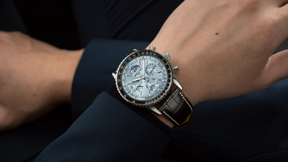 New Breitling Navitimer B19 Shines with Ice-Blue Dial